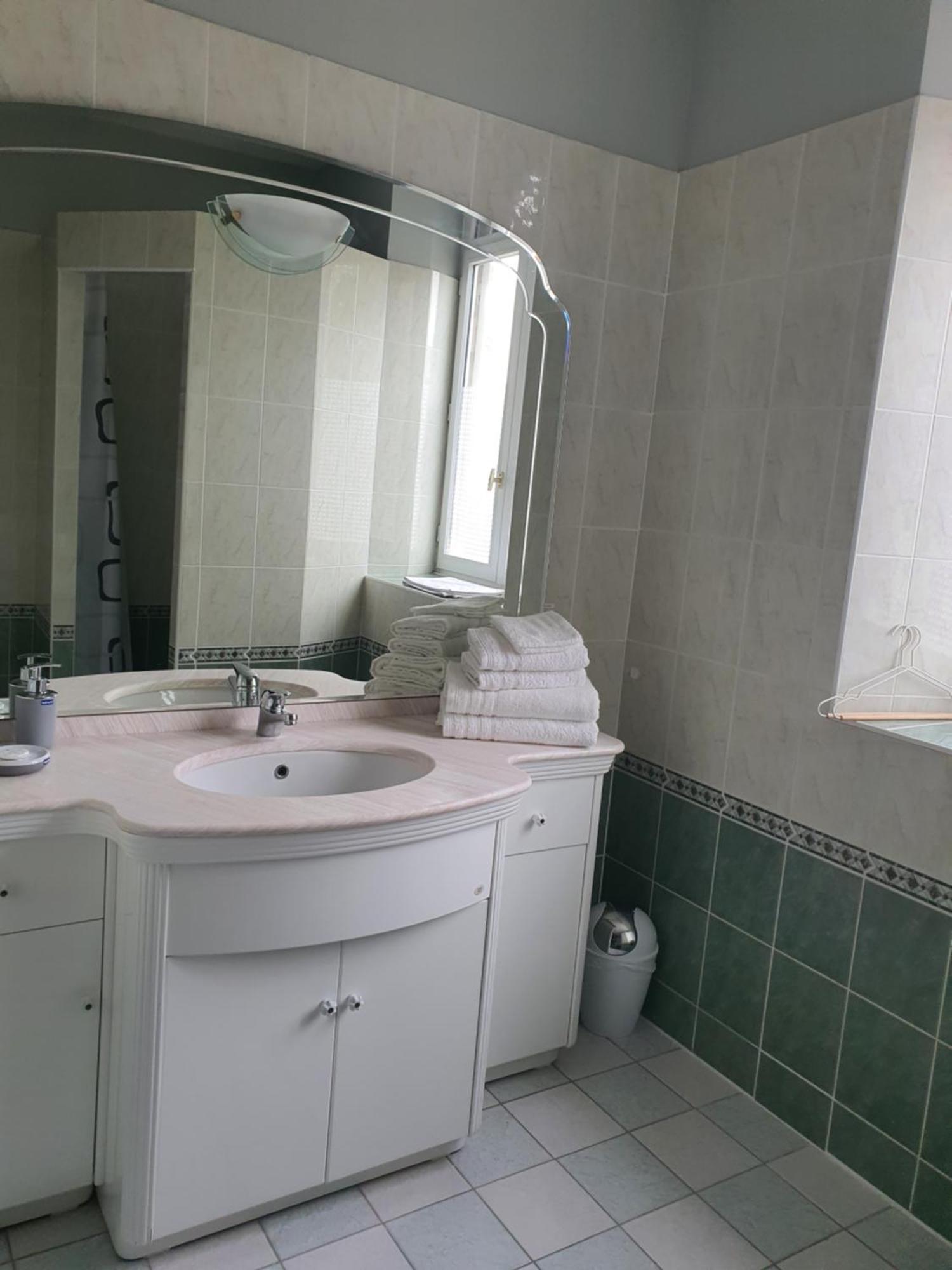 Les 5 Escales Bed & Breakfast Parthenay Phòng bức ảnh